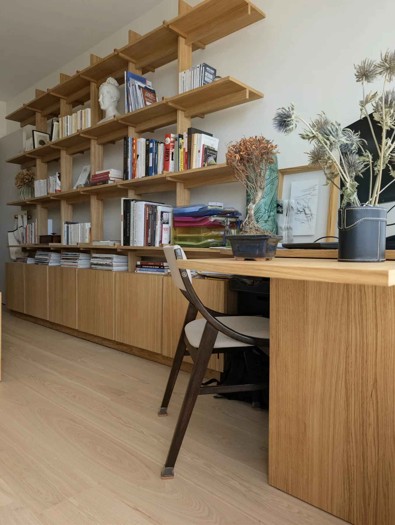 Bibliothèque et bureau sur mesure